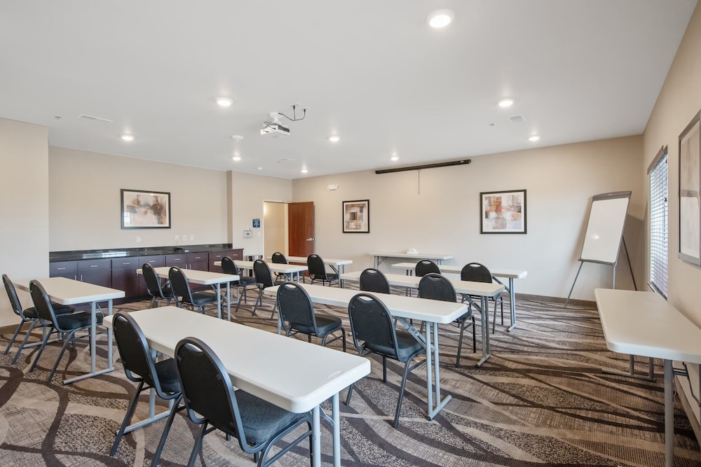 Cobblestone Hotel & Suites Austin - photo 54