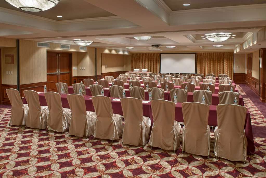 Viana Hotel and Spa Trademark Collection by Wyndham - photo 45