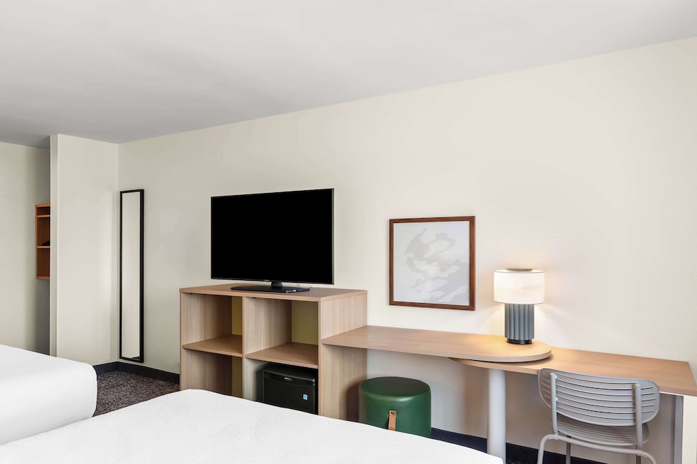 Spark by Hilton Springfield Southwest - photo 16