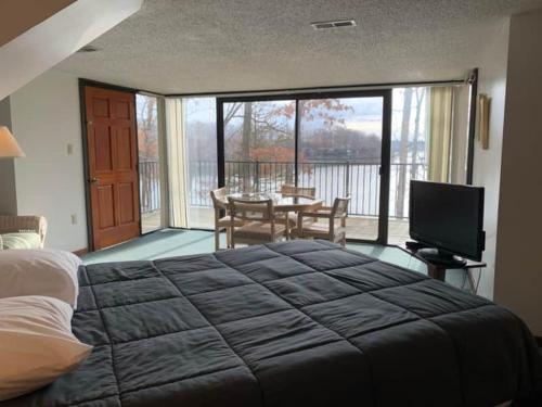 Treetop Village 3Bed3BathPoolsDocks6 8PP — hotel in Four Seasons