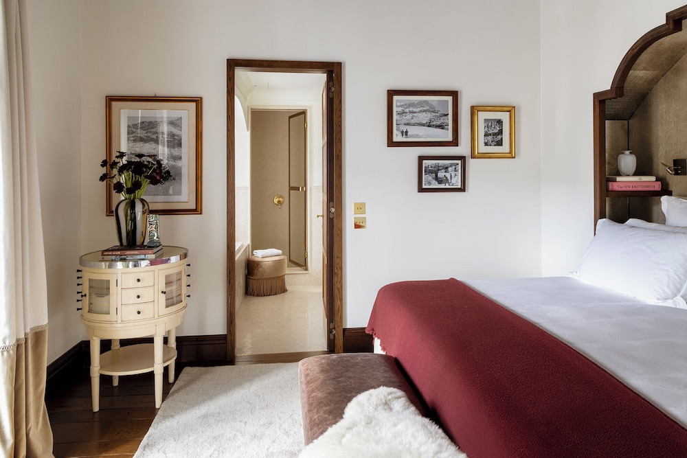 Hotel Ancora — 4-Star Luxury Hotel in Cortina D'ampezzo, Italy