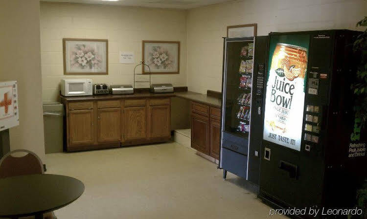 Scottish Inn Knoxville - photo 29
