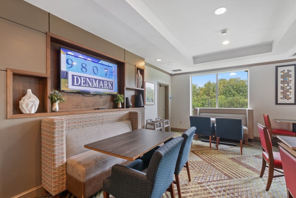 Holiday Inn Express Hotel & Suites Bethlehem by IHG - photo 7