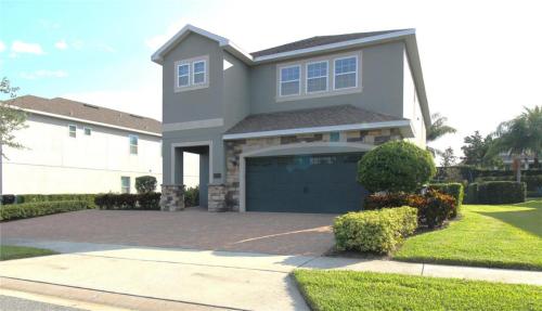 Family Themed House Close to Disney with Private Pool and Huge Backyard — 4-Star Luxury Hotel in Orlando, United States