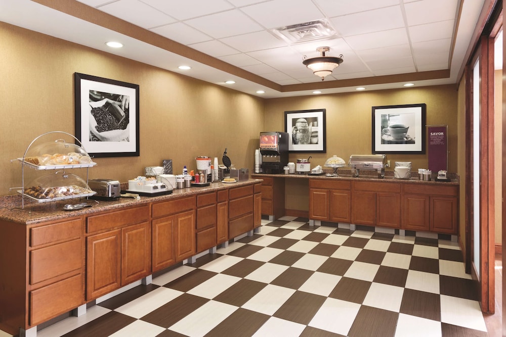 Hampton Inn & Suites Greenfield - photo 37