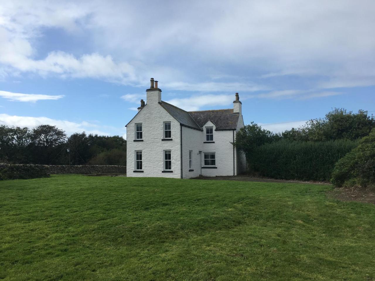 Longhill Farmhouse — 4-Star Luxury Hotel in Newton Stewart, United Kingdom