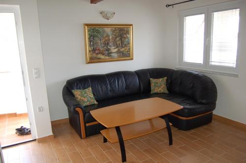 Apartment in Privlaka with Terrace Air conditioning Wi Fi Washing machine — 4-Star Luxury Hotel in Privlaka, Croatia