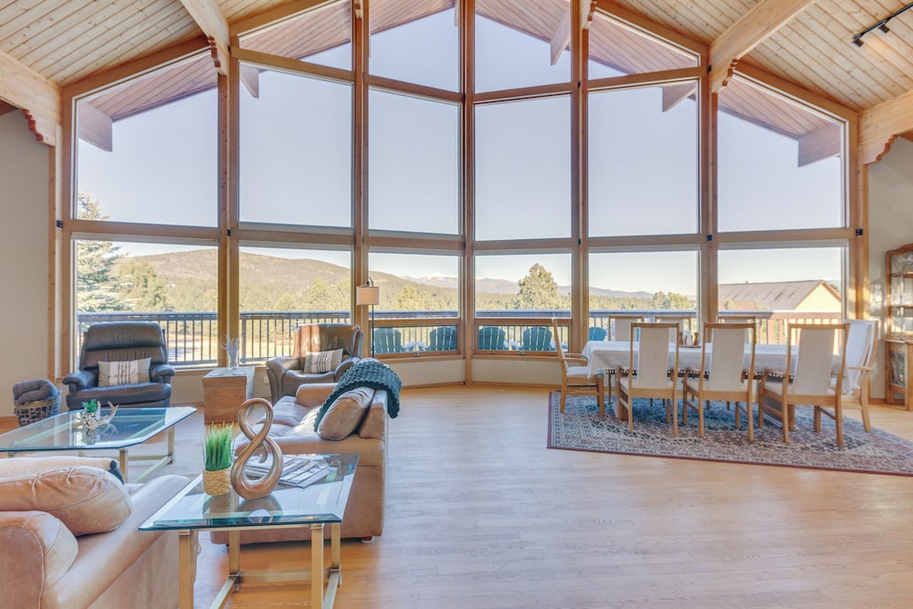 3 Mi to Ski Resort: Spacious Angel Fire Retreat in Angel Fire, United States