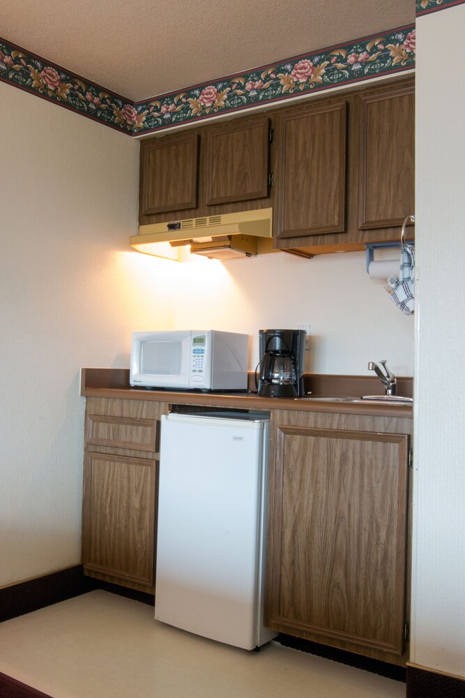 Hi Tide Oceanfront Inn - photo 32
