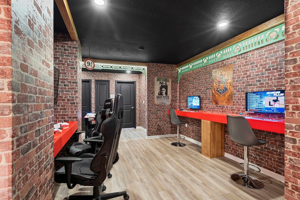 Gorgeous 5Bd Pool Game Room at Windsor Cay 1253 in Clermont, United States