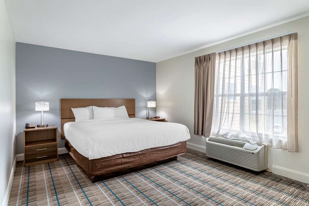 MainStay Suites Port Arthur Beaumont South - photo 18