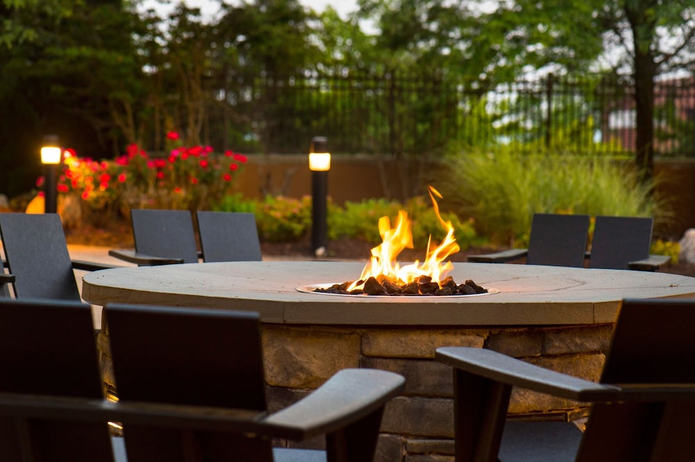 Courtyard by Marriott Philadelphia Plymouth Meeting - photo 33