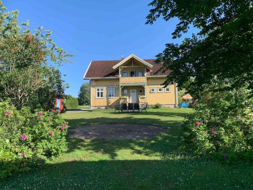 Stort Hus Pa Fen I Ulefoss I Rolige Omgivelser — Ulefoss