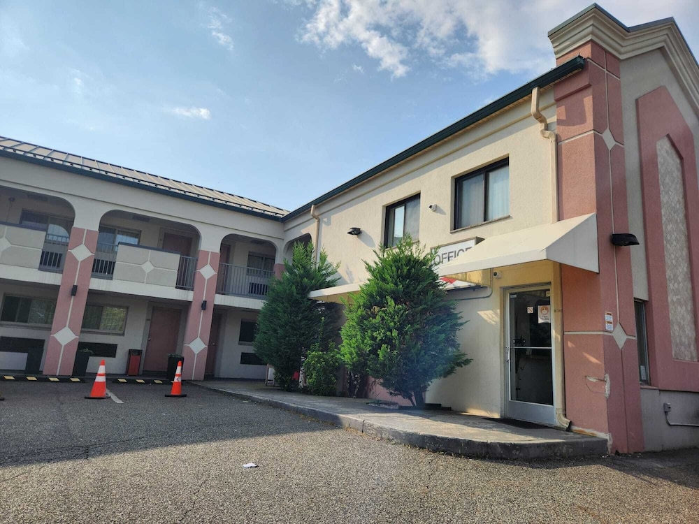 Westview Motel - photo 18