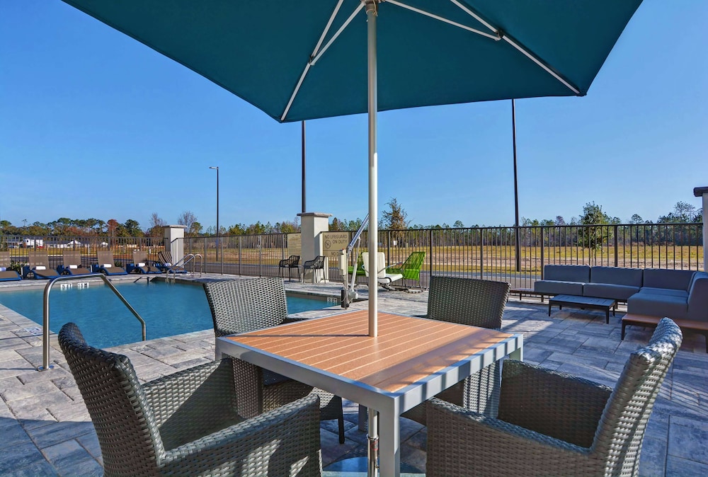 Hampton Inn & Suites Middleburg - photo 45