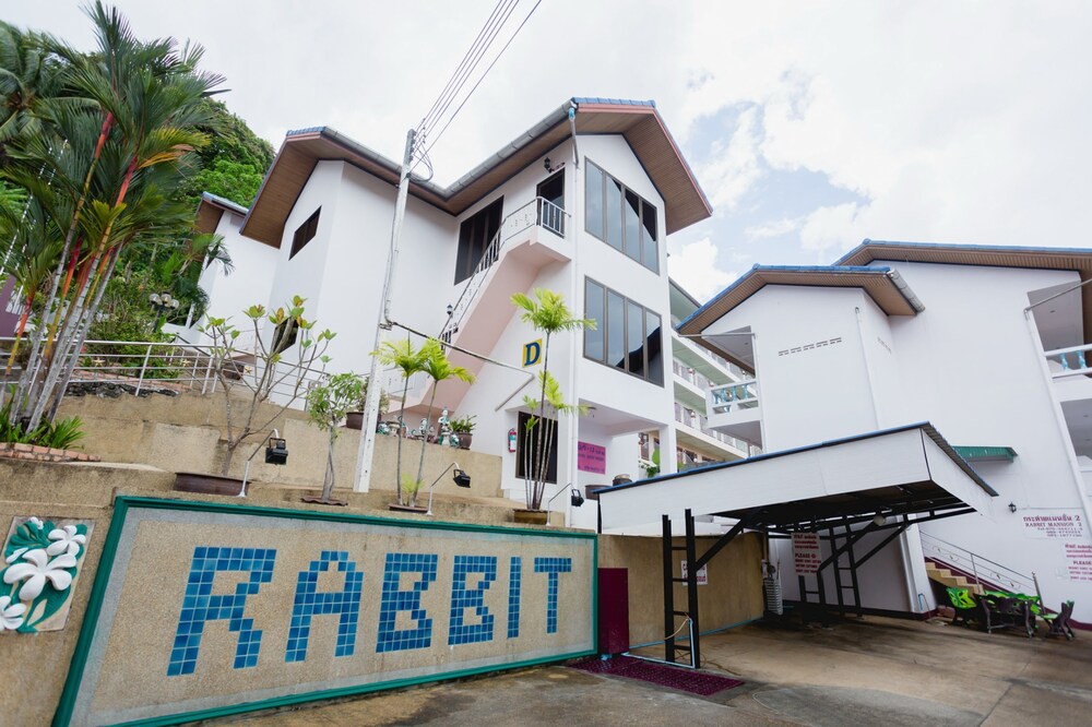 Rabbit Mansion2 - carbon neutral hotel in Patong