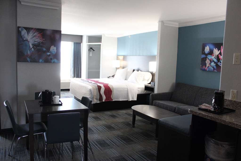 Best Western Medical Center North Inn & Suites Near Six Flags - photo 42