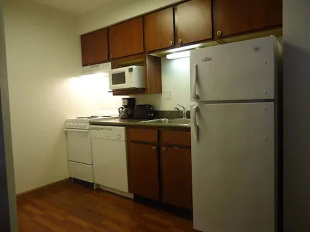 Host Inn All Suites - photo 13