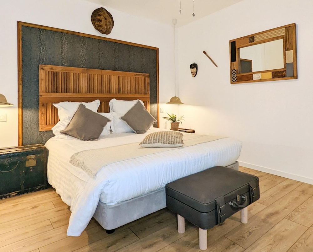 Chambres D'hotes La Filature — 4-Star Luxury Hotel in Saint-Quentin, France