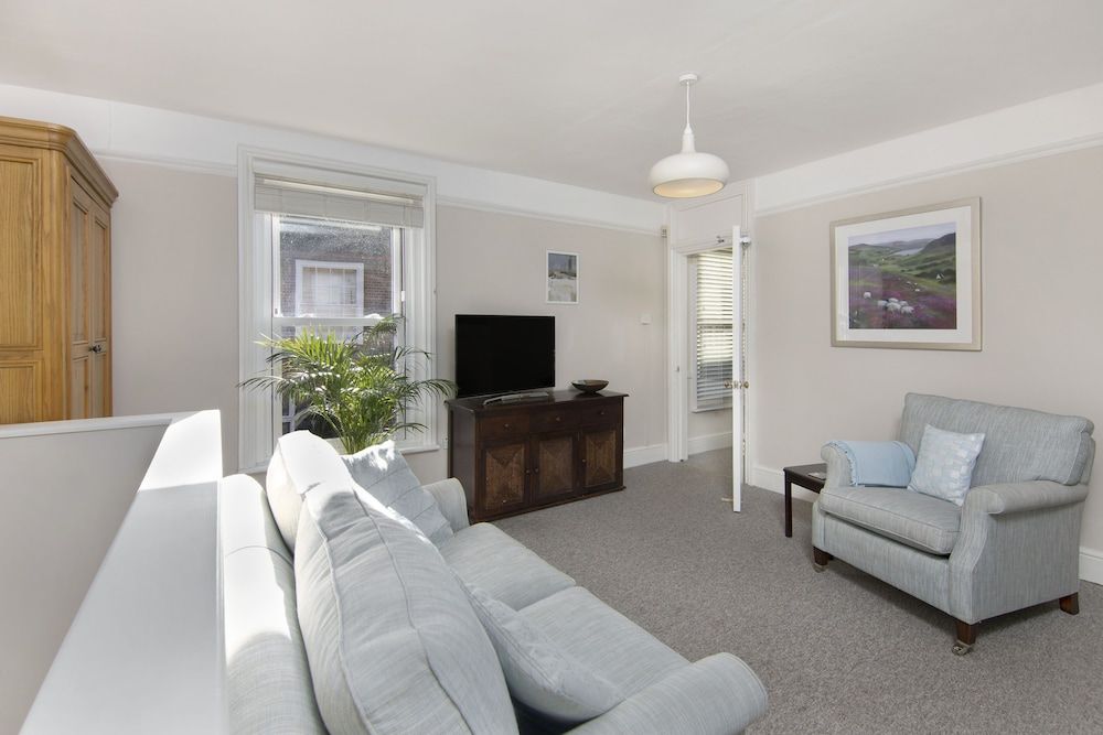 Salt Lane Apartments — 4-Star Luxury Hotel in Salisbury, United Kingdom