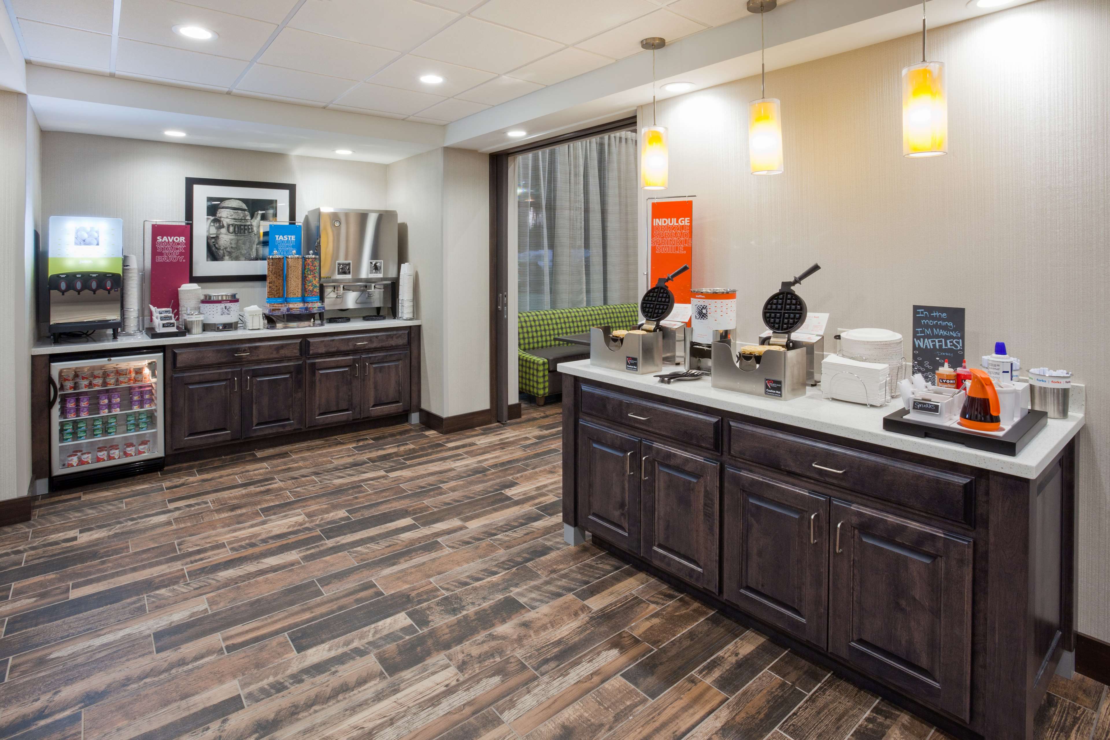 Hampton Inn & Suites Sioux City South - photo 14