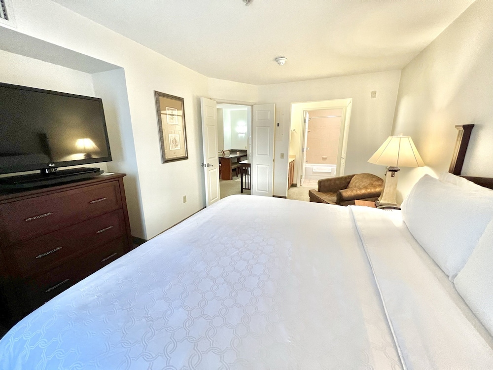 Staybridge Suites Detroit Novi an IHG Hotel - photo 5