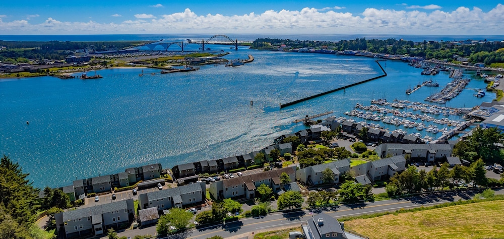 Embarcadero Resort Hotel & Marina - photo 105