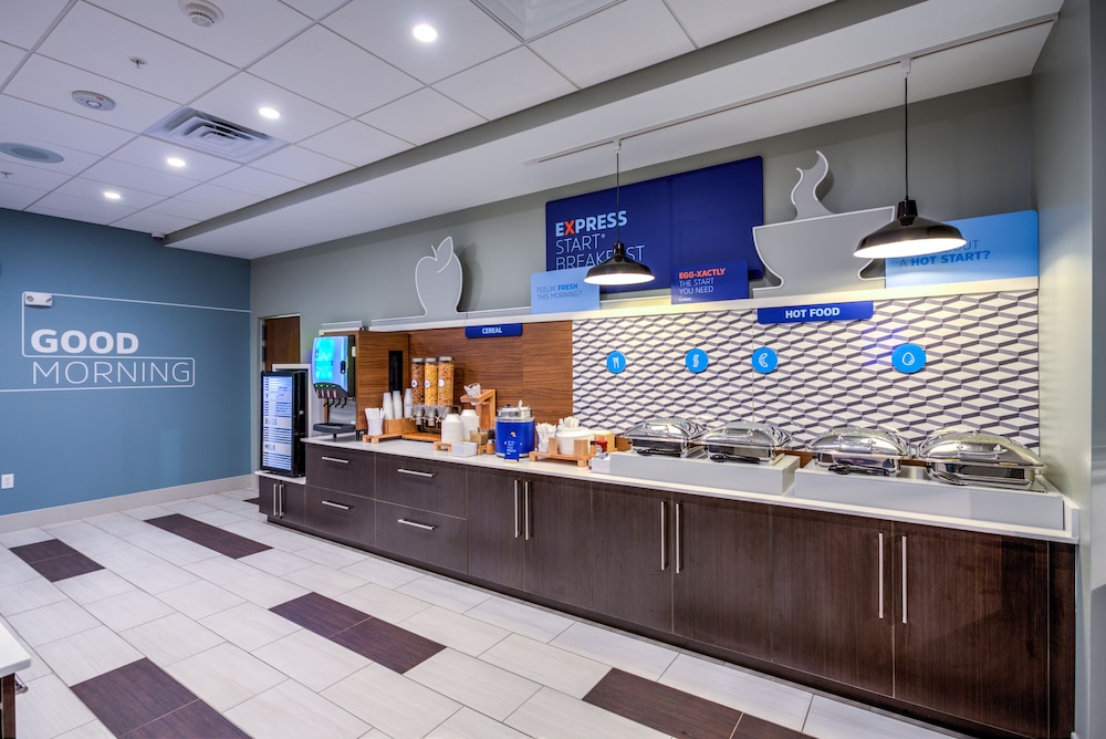 Holiday Inn Express & Suites Reedsville State Coll Area by IHG - photo 19