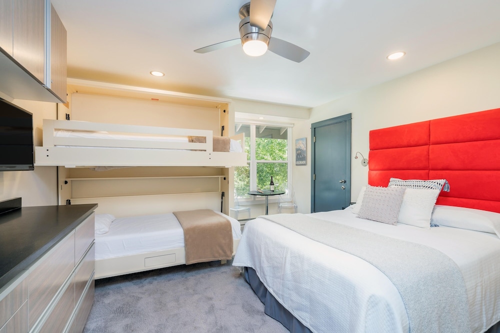 Mountainside Inn 421 1 Bedroom Hotel Room By Alpine Lodging Telluride — Telluride