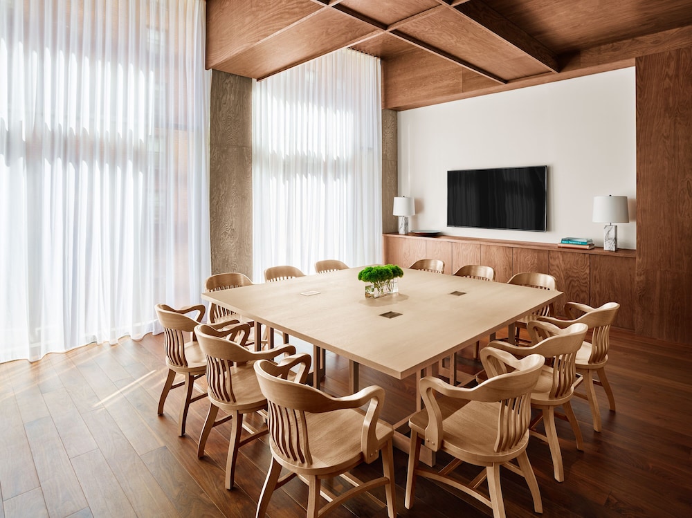 PUBLIC an Ian Schrager hotel - photo 42