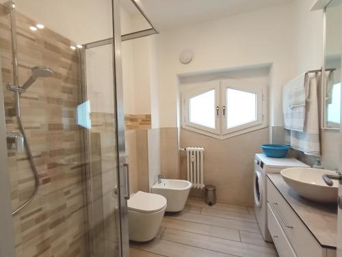 The Boulevard Alcove Semi Central&Quiet Suite with Balcony — 4-Star Luxury Hotel in Lecco, Italy