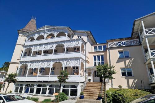 Villa Sonneck Sellin Wohnung 9 — 4-Star Luxury Hotel in Ostseebad Sellin, Germany