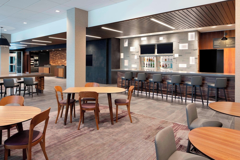 Courtyard by Marriott Albany Troy Waterfront - photo 37