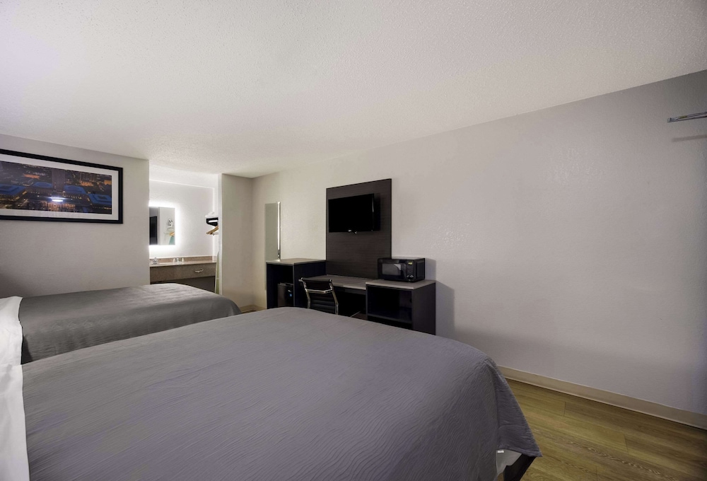 Quality Inn Tallahassee near University - photo 11