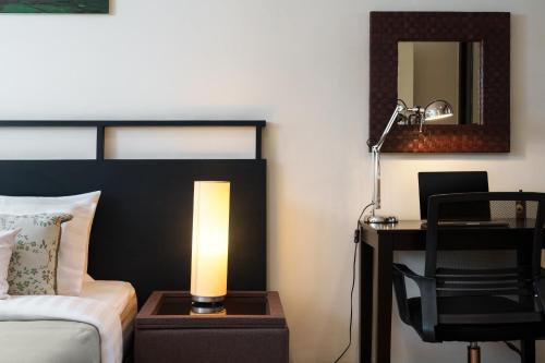 Verdant Vista King Suite near BTS with Modern Amenities