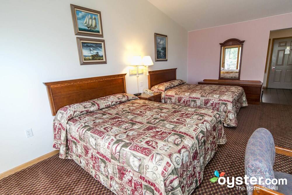 Lake Bluff Inn and Suites - photo 19
