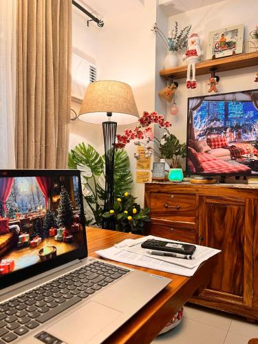 SMDC Green 2 Staycation The Traditional & Modern Fusion Condo — 5-Star Luxury Hotel in Dasmarinas, Philippines