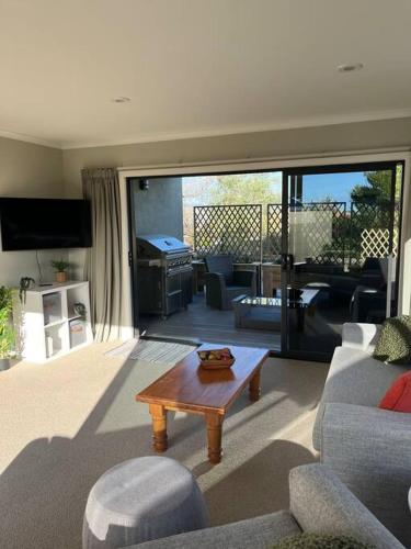 Smiths Place — 4-Star Luxury Hotel in Taupo, New Zealand