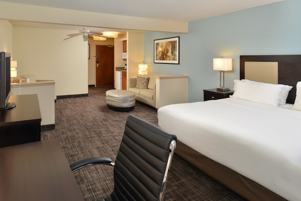 Holiday Inn Express & Suites St Joseph by IHG - photo 28
