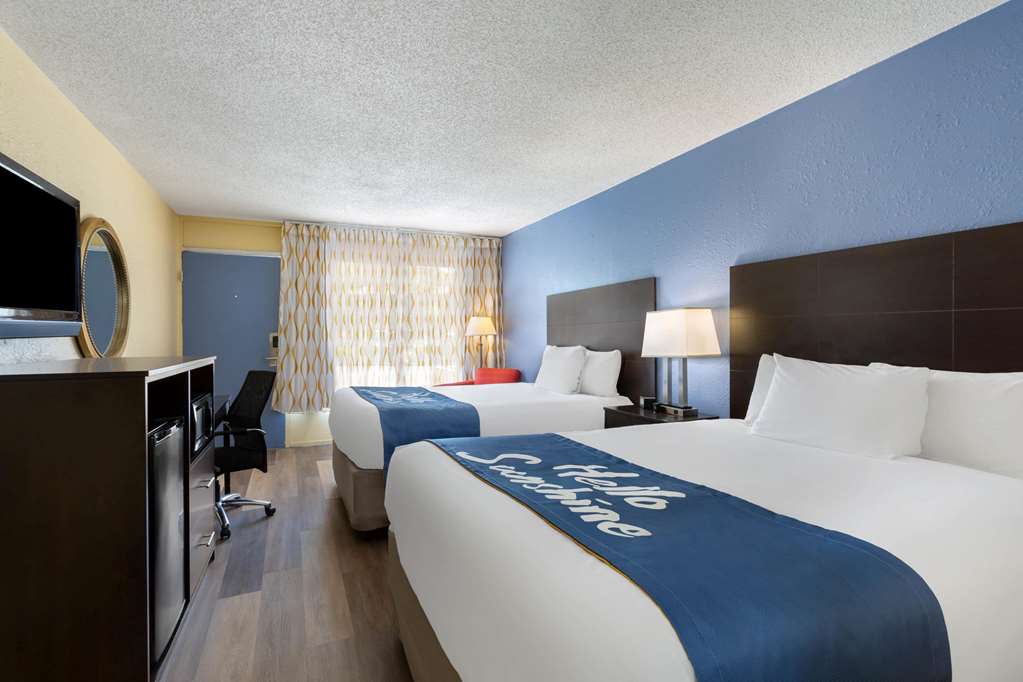 Days Inn by Wyndham Greensboro Airport - photo 18