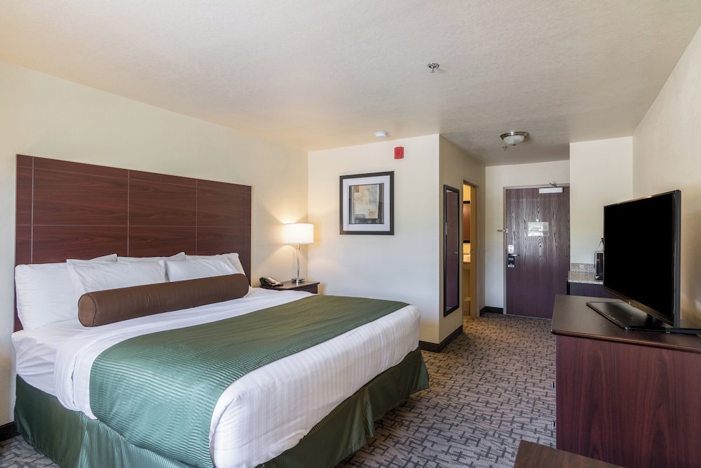 Cobblestone Inn & Suites Barron - photo 28