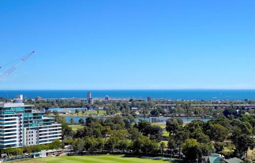 Luxury 2Br Apt Stunning Bay View Cbd View Lv16 — 4-Star Luxury Hotel in Melbourne, Australia