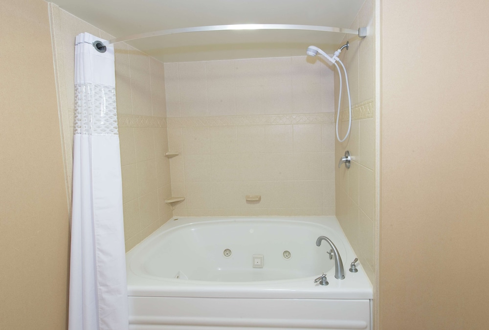 Hampton Inn Suites Scottsboro - photo 30