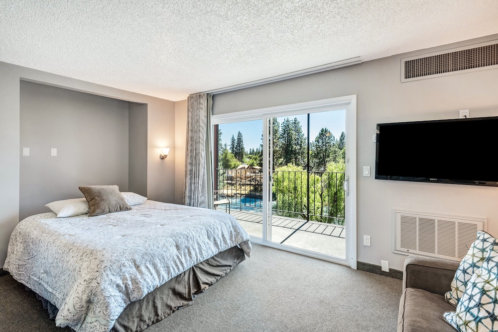 Bend Riverside Inn & Suites - photo 34