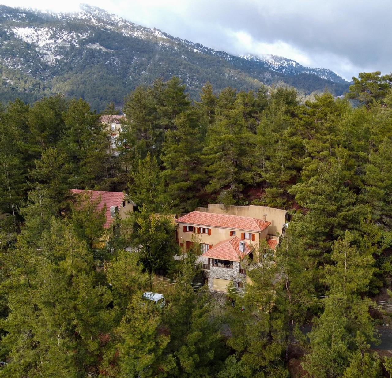 Kardama Hideaway