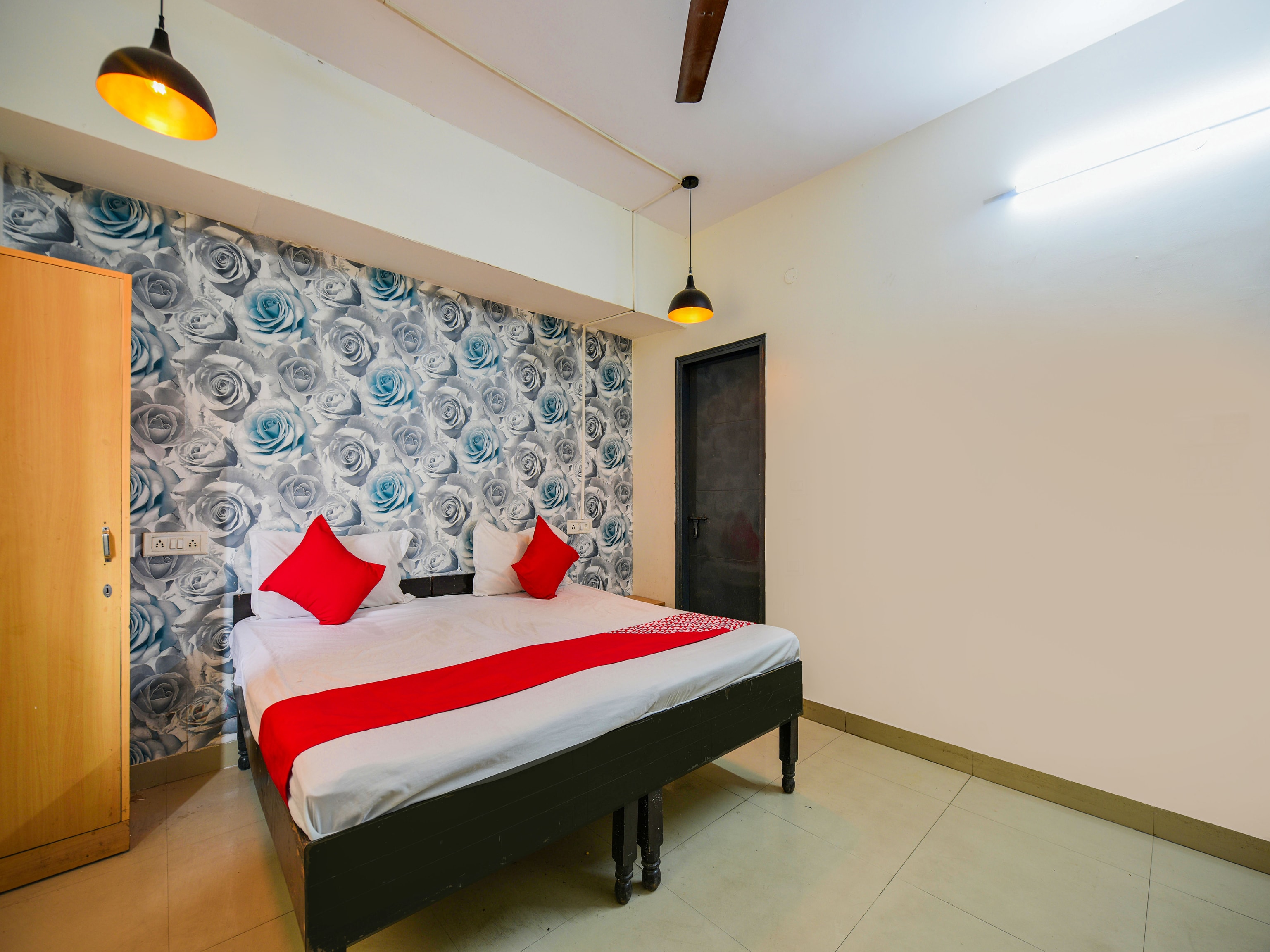Hotel O Unique Delhi Home Stay — 4-Star Luxury Hotel in New Delhi, India