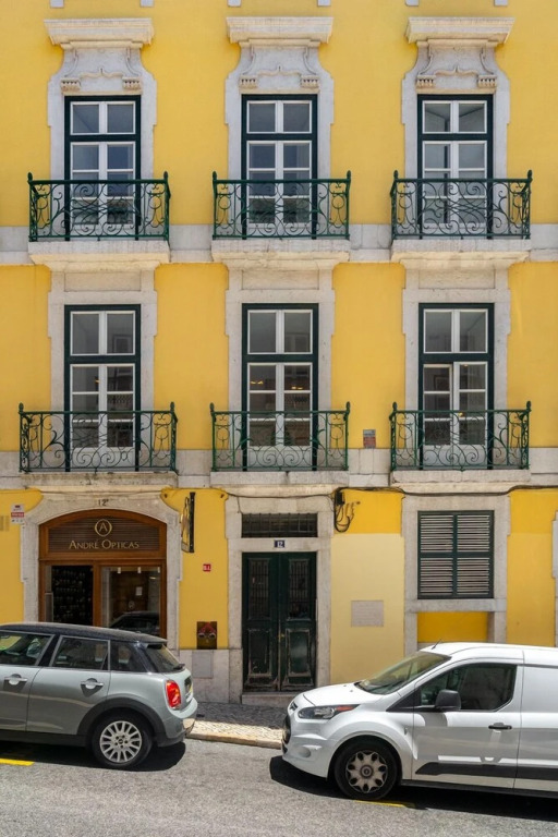 Casa di Evgeniya by LovelyStay — 4-Star Luxury Hotel in Lisbon, Portugal
