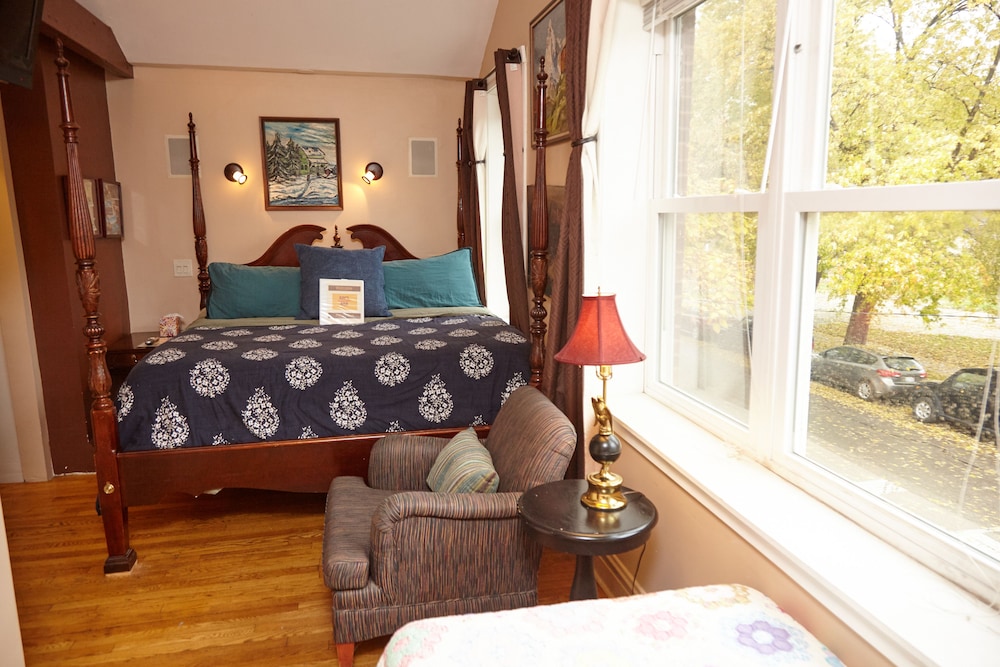 Ray's Bucktown B&B - photo 3