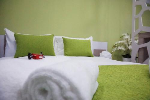 Lazuli Sea View Beachfront Ap 405