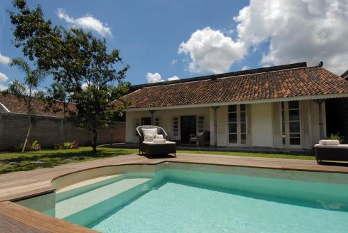 Villa Gold — 4-Star Luxury Hotel in Yogyakarta, Indonesia